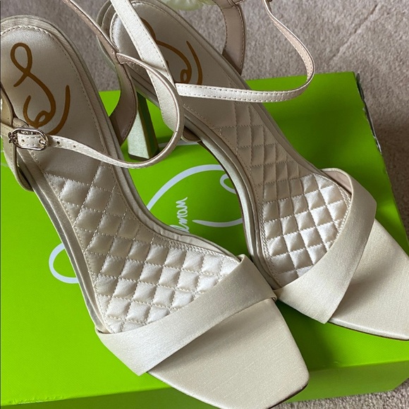 Sam Edelman Leana Pearl ivory silk ankle strap heels - Picture 2 of 6